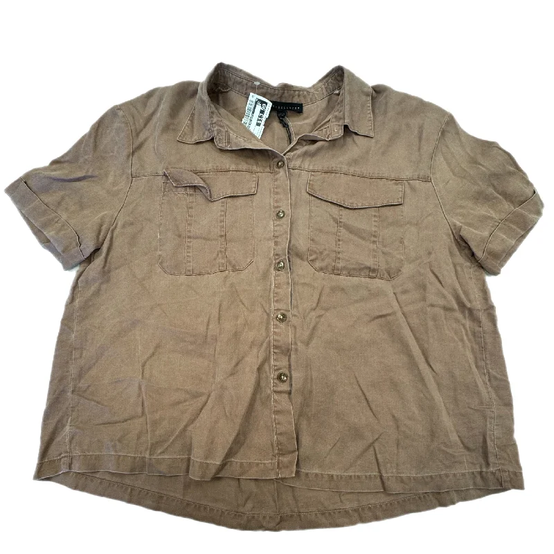 Top Short Sleeve By Jane And Delancey In Brown, Size: L