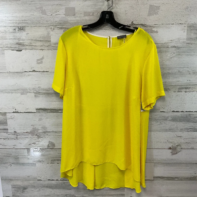 Top Short Sleeve By Vince Camuto In Yellow, Size: Xl